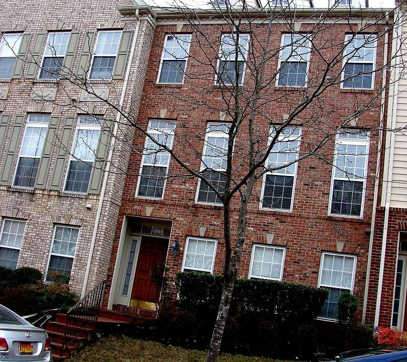1st image of 15805 Buxton Pl