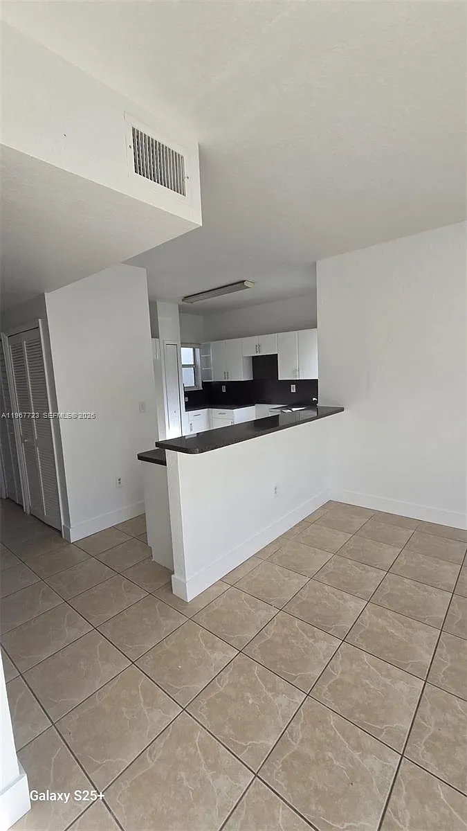 Building Photo - 840 SW 6th Pl