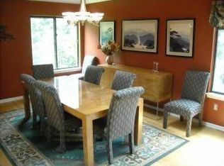 39 Hearthstone Dr, Brookfield, CT 06804