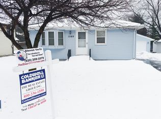 1069 Mayer St, Menasha, WI 54952