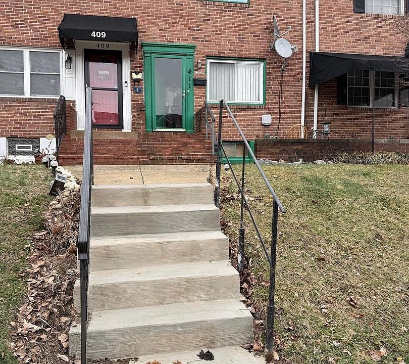 1st image of 411 E 35th St