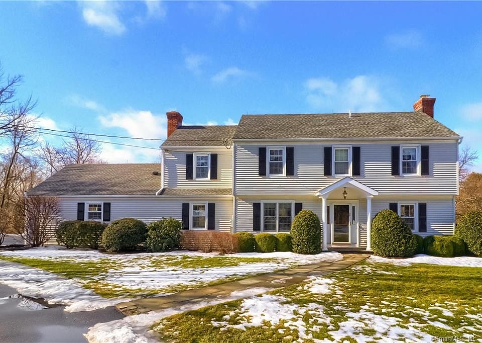1st image of 70 Powderhorn Dr
