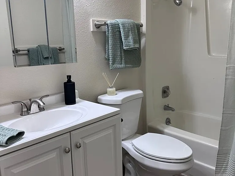 360 S Locust St #360 — Photo 8