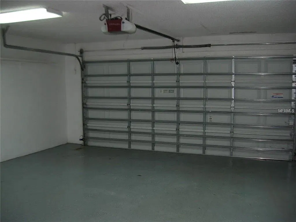 3 bed, 1350 sqft, $2,199 — Photo 4