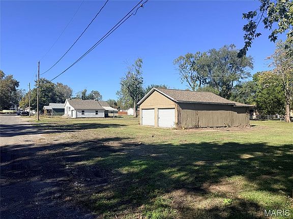 2nd image of 713 26th St