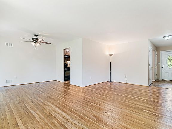 5th image of 17804 Vinyard Ln