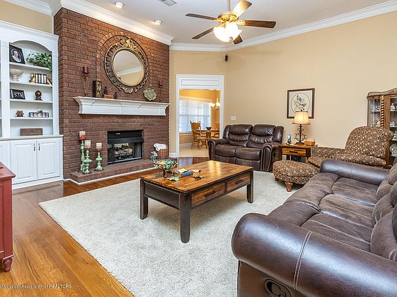 3rd image of 3970 Kenton Dr