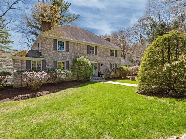 1340 Waterford Dr, East Greenwich, RI 02818