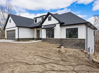 4040 Cedar Grove Ct NE, Cedar Rapids, IA 52411