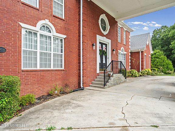 5th image of 3903 Misty Oaks Ln