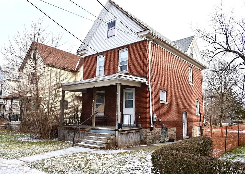 2nd image of 513 23rd St