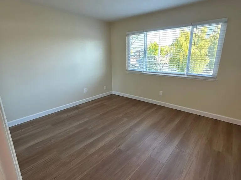 271 W Alvin Dr #A — Photo 13