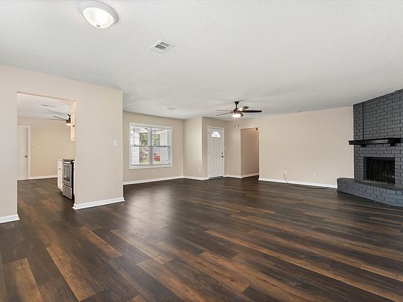 5th image of 122 Lake Forest Blvd