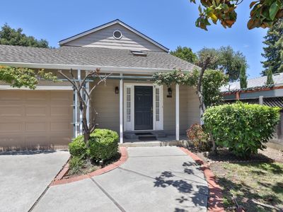 560 Arastradero Rd, Palo Alto, CA, 94306