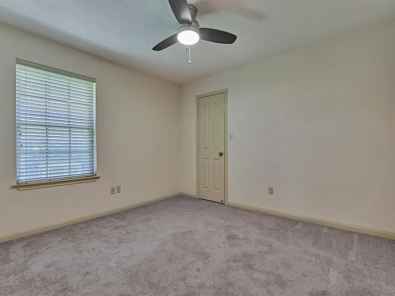 13511 Summer Hill Dr — Photo 23