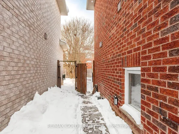 1075 Gorham Way, Milton, ON L9T 6N7