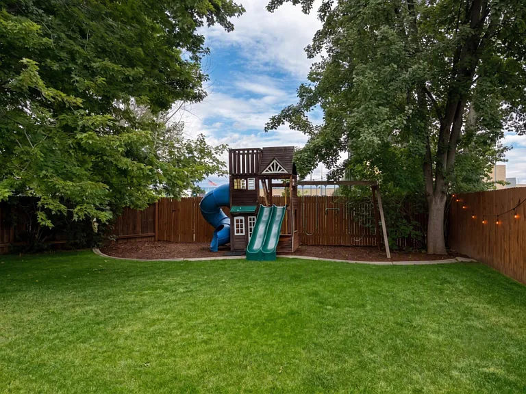 12633 W Roseglen Ct — Photo 22