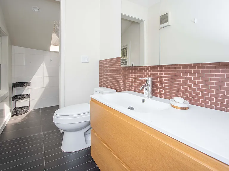 71 Toussin Ave — Photo 36