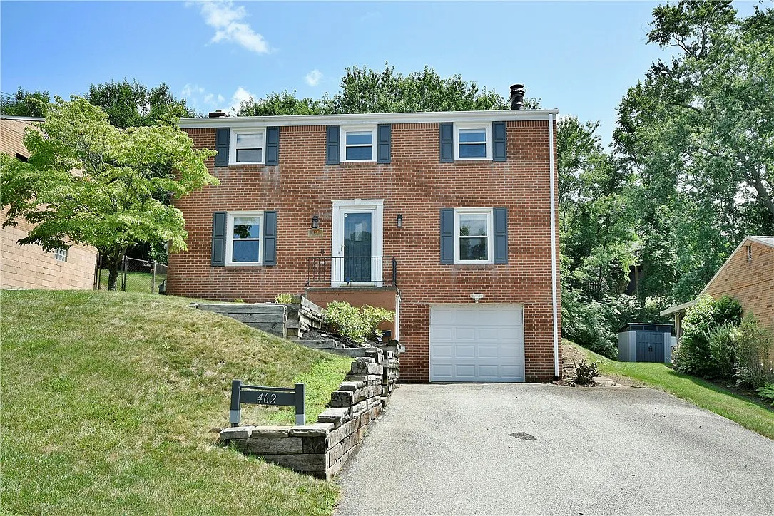 462 Grace St photo 1