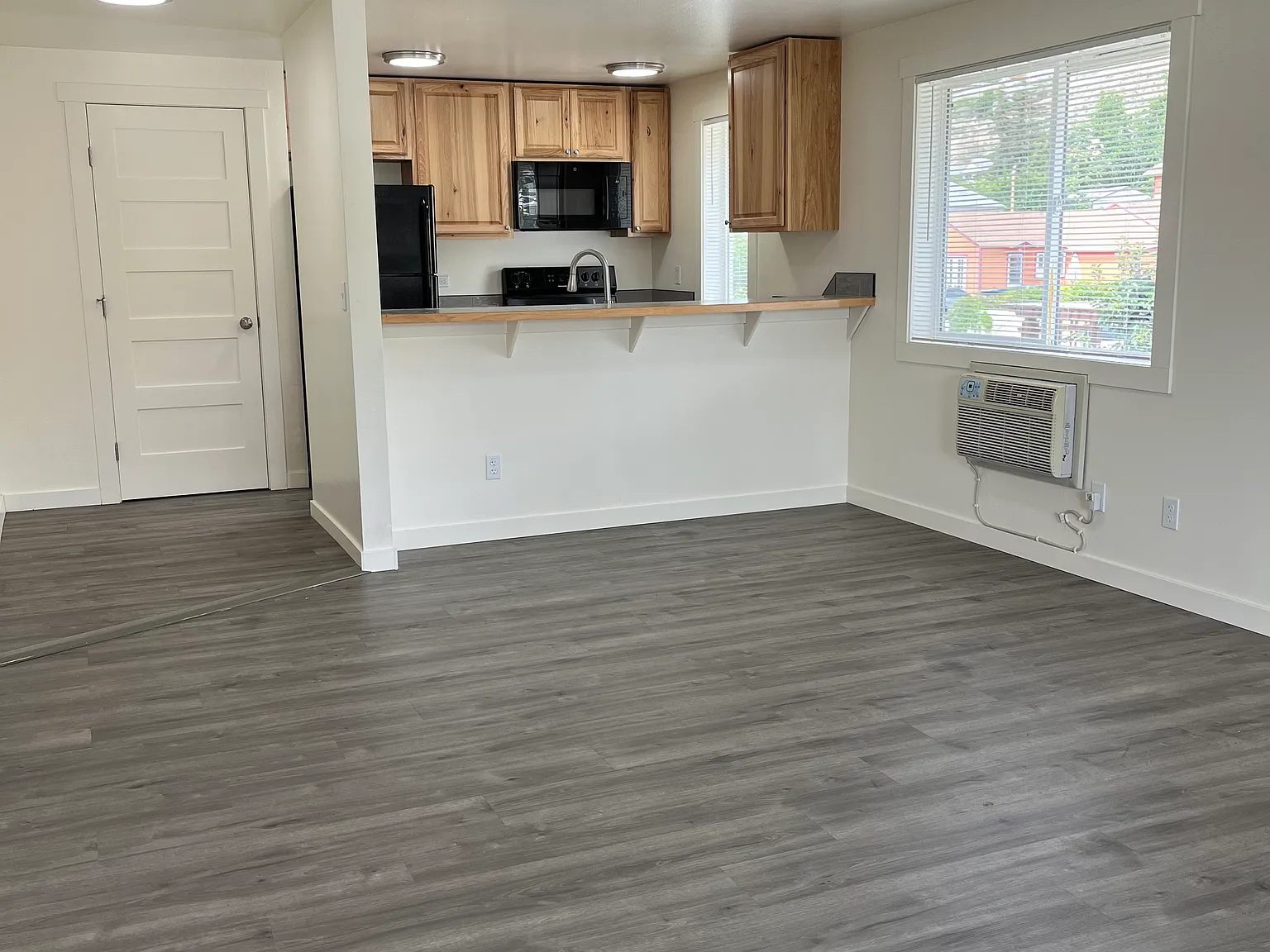 2 bed, 1000 sqft, $1,795 — Photo 1