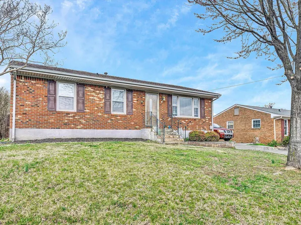 541 Stacie Dr, Vinton, VA 24179