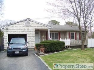 141 Hounslow Rd, Shirley, NY 11967