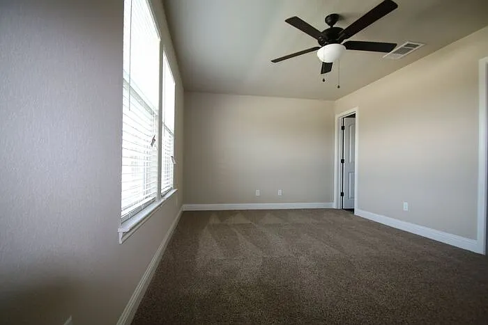 1325 White Sand Dr — Photo 4