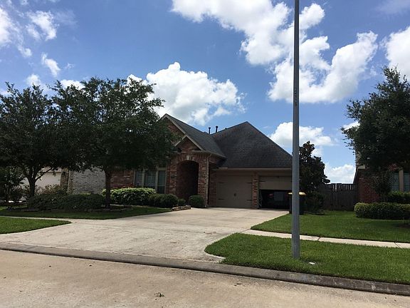 3rd image of 27931 Barberry Banks Ln