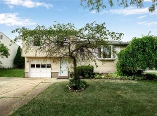 52 Lucerne Ct, Cheektowaga, NY 14227