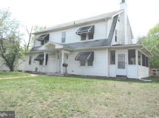 124 Warwick Rd S, Lawnside, NJ 08045