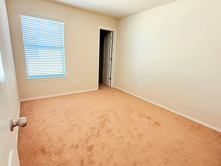 3575 Sierra Del Sol Ave — Photo 11