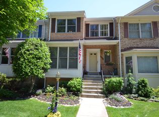 8045 Galla Knoll Cir, Springfield, VA 22153