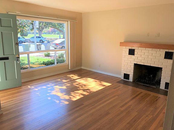 3rd image of 865 W Washington Ave