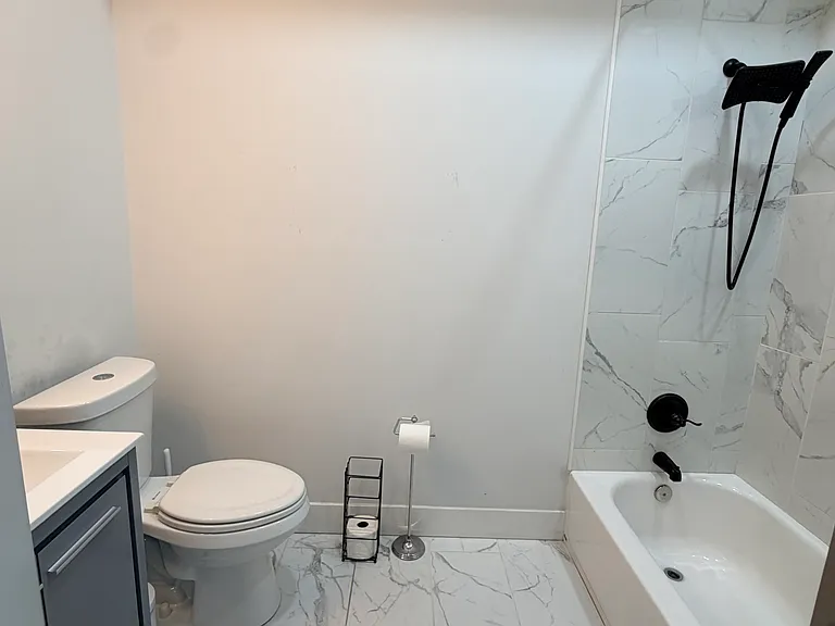 2239 Tasker St — Photo 32