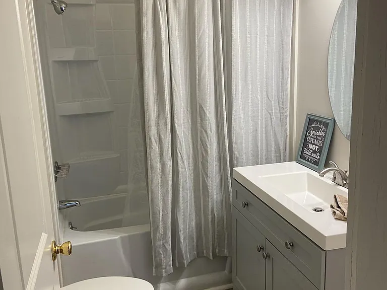 3535 Chandler Ave — Photo 4