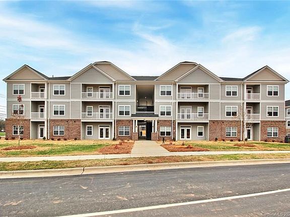 3rd image of 107 Vincent Pl APT 105