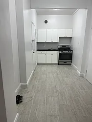 808 West End Avenue, #902