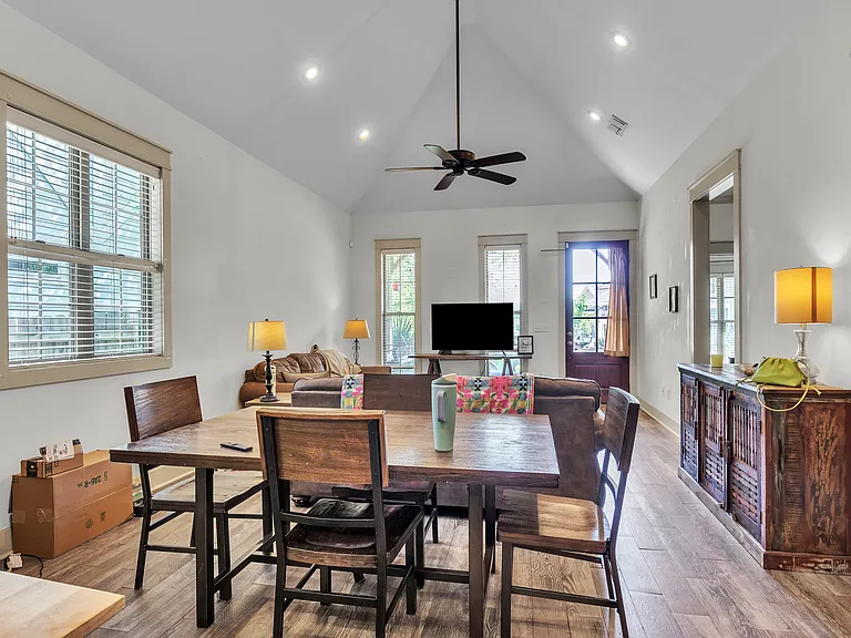 103 Creekside Cv — Photo 14