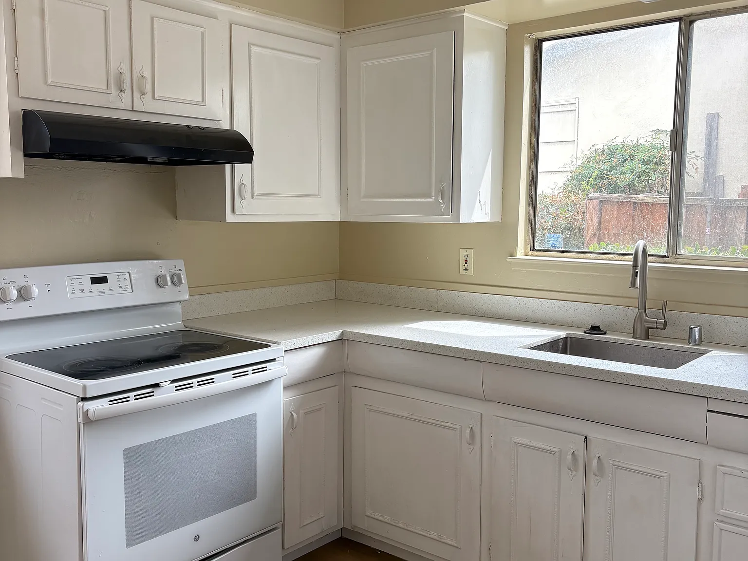 2 bed, 900 sqft, $3,199 — Photo 4