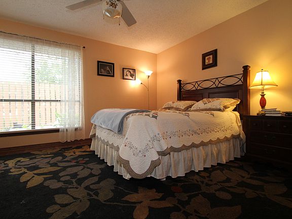 5th image of 7574 Pennhill Dr