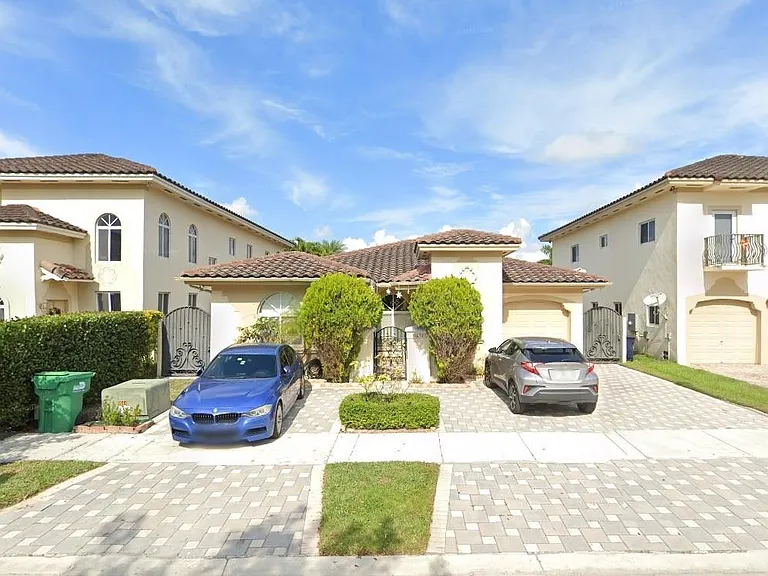 15633 SW 13th Ter #0 — Photo 9