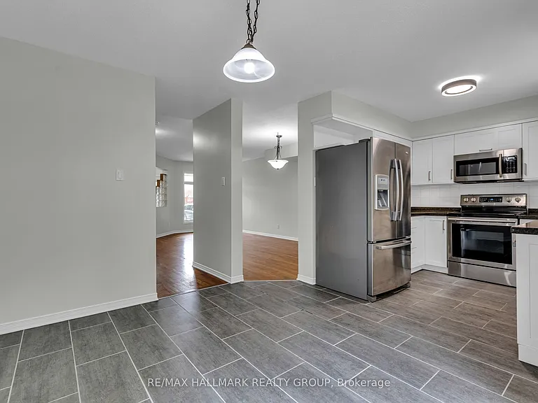 146 College Cir — Photo 12