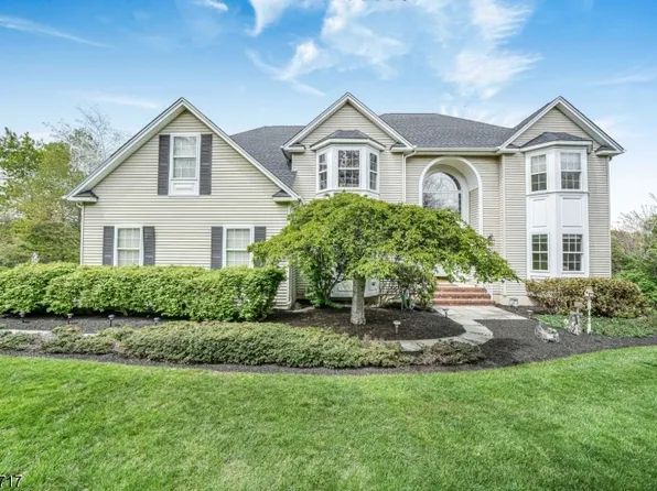 6 Wolfe Run Ct, Washington Twp., NJ 07853