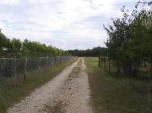 205 Hill Country Dr, Lakehills, TX 78063