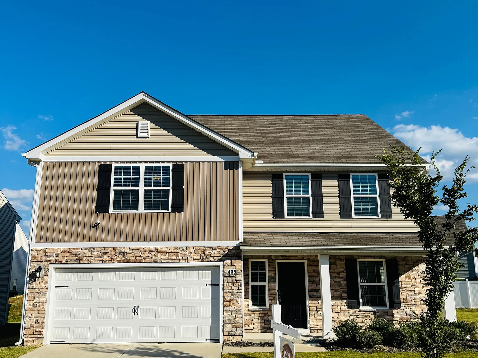 5 bed, 2805 sqft, $2,395 — Photo 1
