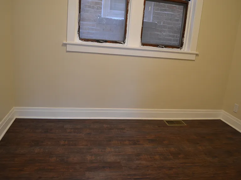 3759 S Union Ave — Photo 8