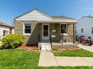 13517 Pearl St, Southgate, MI 48195