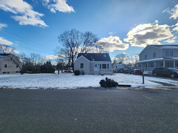 26 Orchard Ave, Pennington, NJ 08534