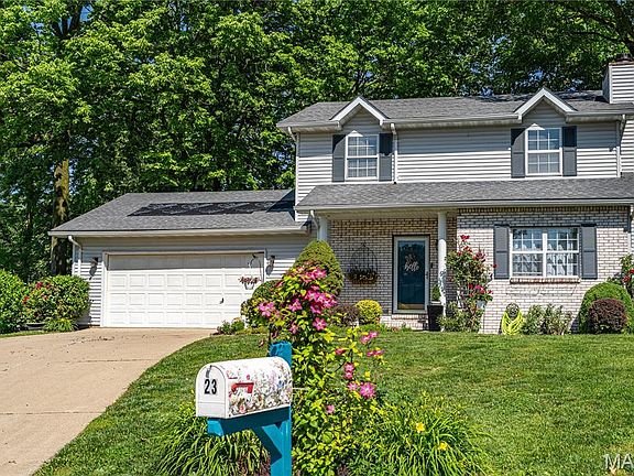 3rd image of 23 Williamsburg Ln