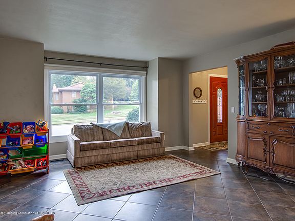 5th image of 1746 Country View Dr
